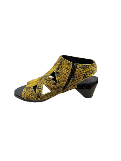 Arche - Women's Iziako Sandals - Rack Hunt