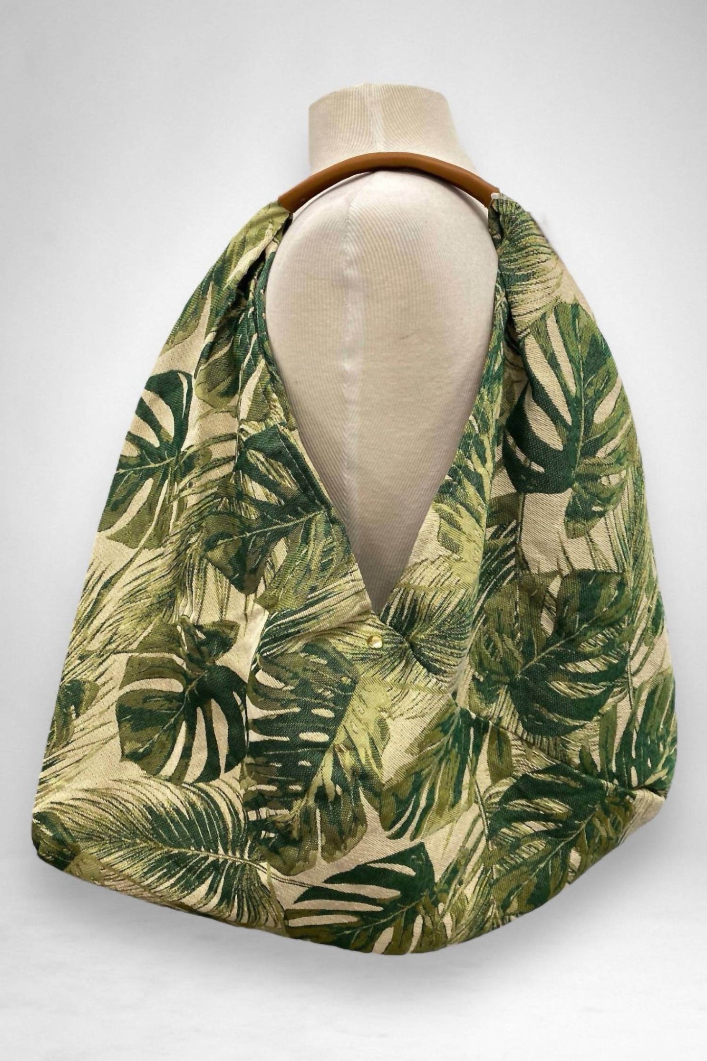 Jijou Capri - Women's Giselle Printed Cotton Canvas Oversized Hobo Bag - Rack Hunt -