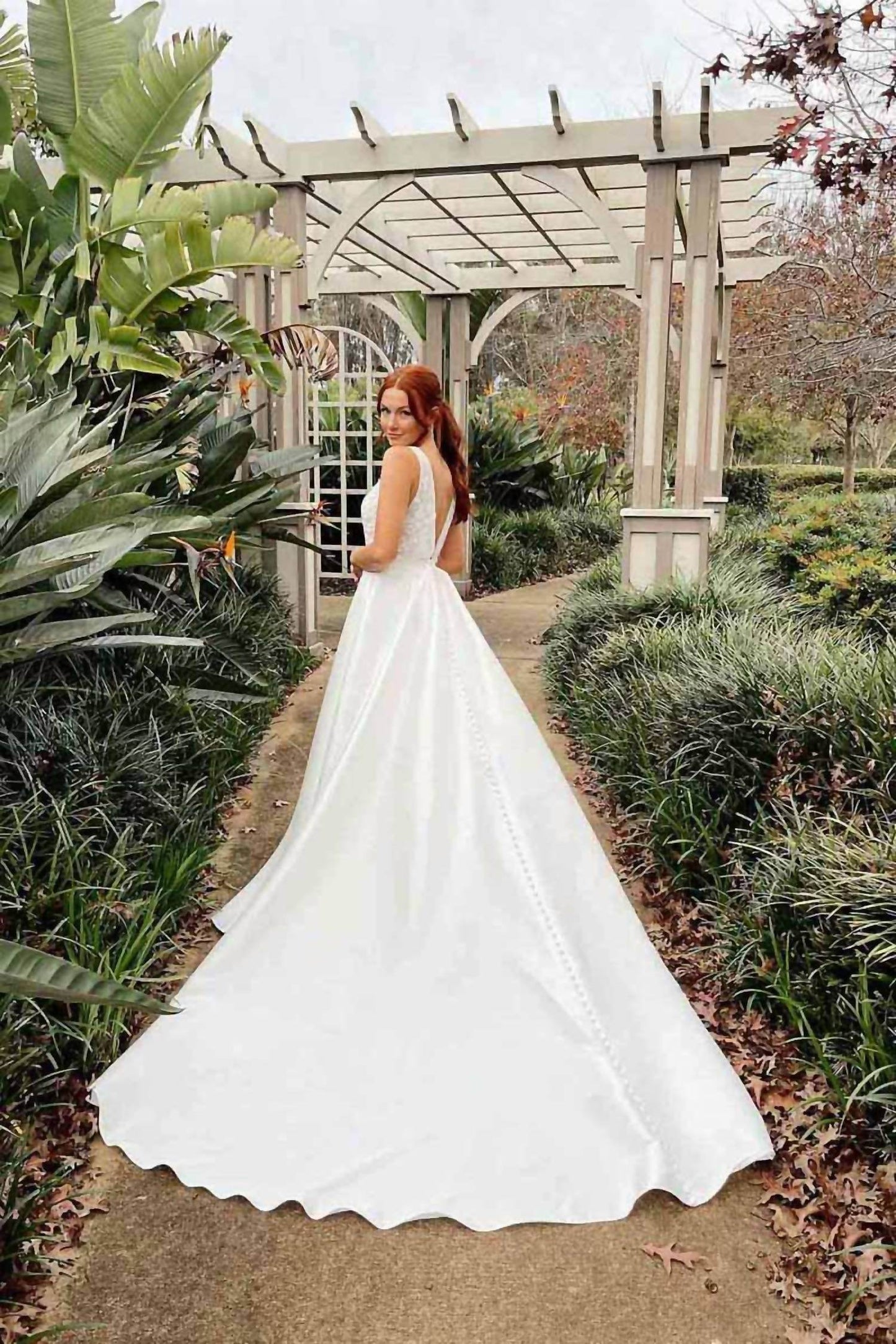 Essence of Australia - Elegant A-line Wedding Dress - Rack Hunt -
