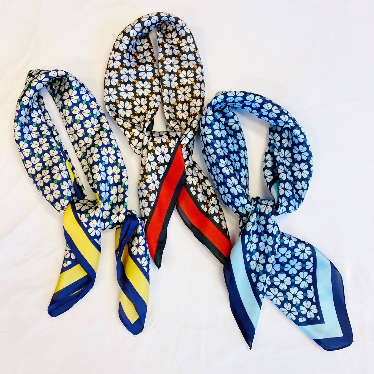 Women's Four Petal Clover Square Scarf