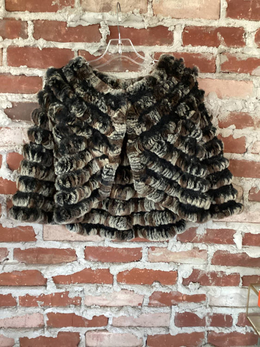 Rex Rabbit Pull-on Shawl