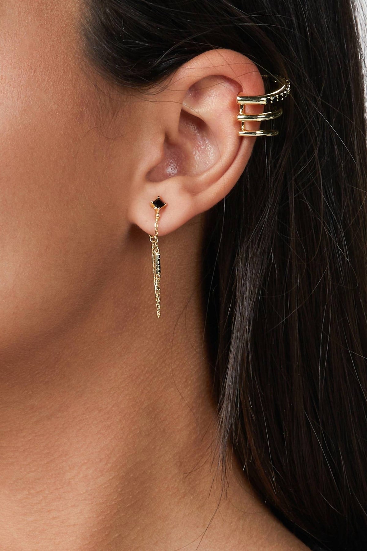 IGGY LONG CHAIN EARRINGS BLACK SPINEL