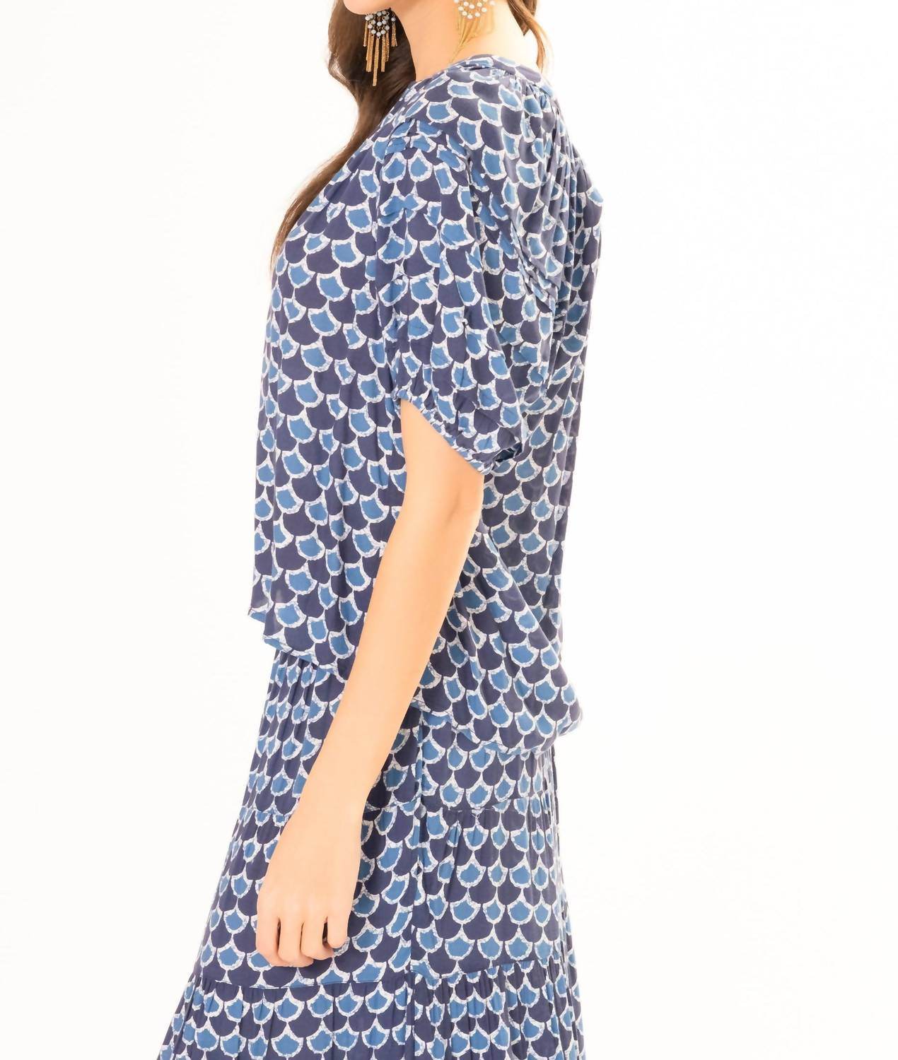 Area Stars - Fan Flutter Sleeves Top - Rack Hunt