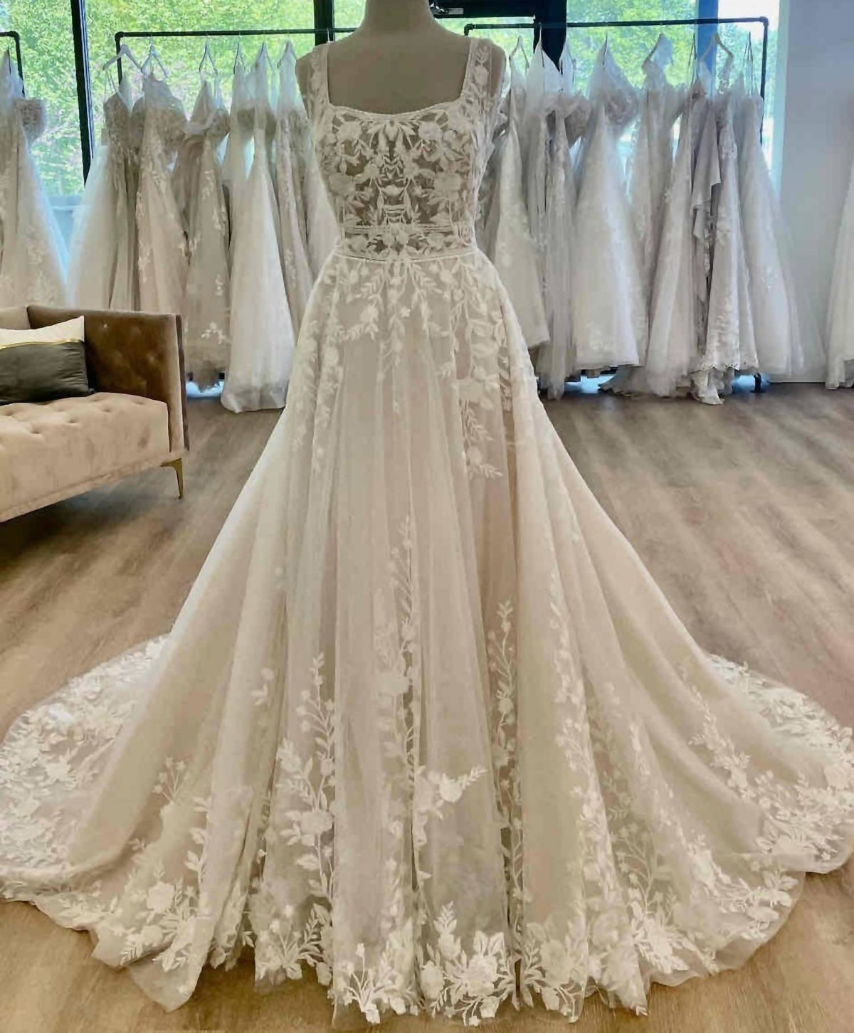Women's Sleeveless Gown