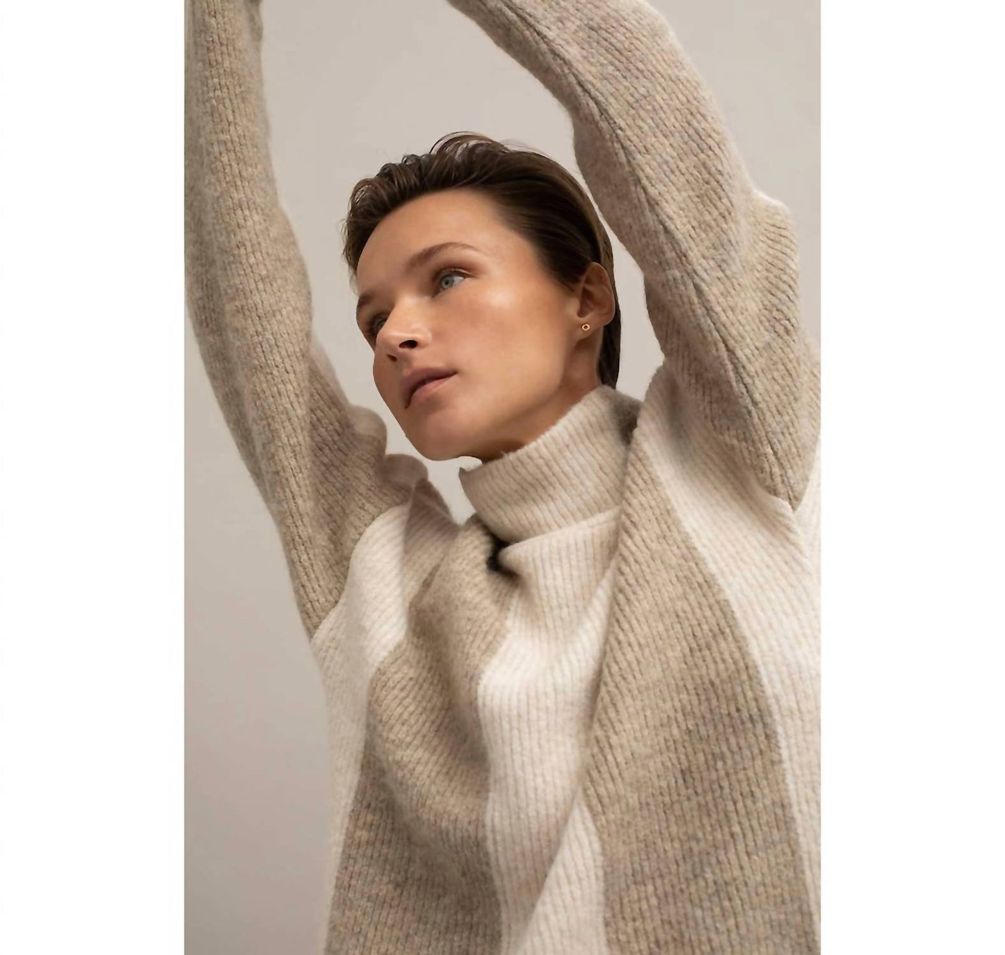 Fluvi Turtleneck Sweater