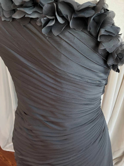 One-shoulder neckline Formal Gown