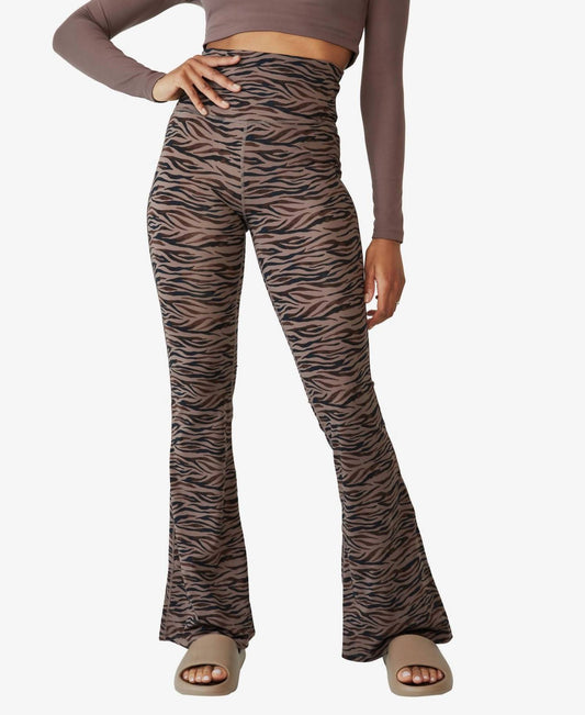 Women's Contouring Yoga Flare Pants