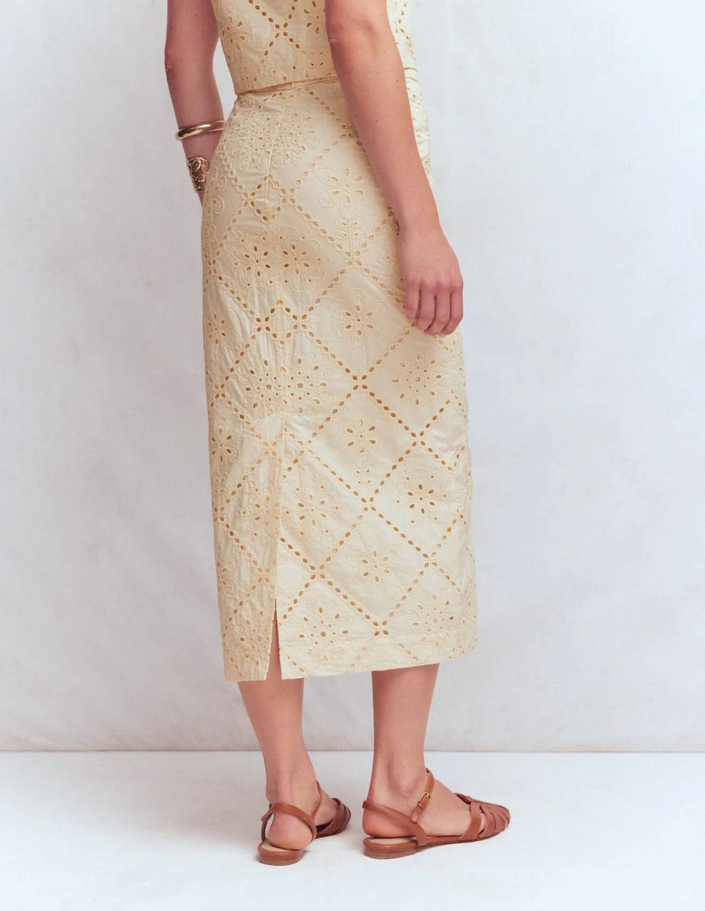 Textured Column Skirt