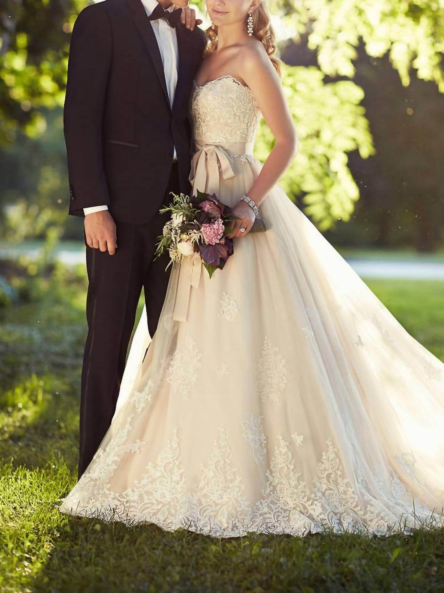 Essence of Australia - Lace on Tulle Designer Wedding Dress - Rack Hunt