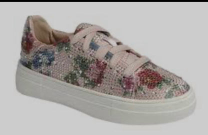 Women Dolce 66 Sneakers