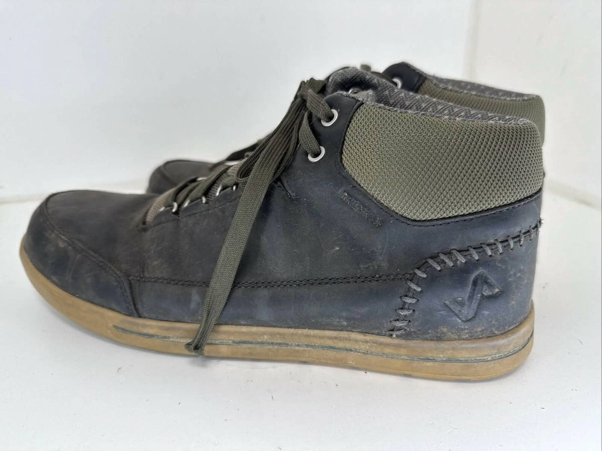 Men's Phil Mid Chukka Boots