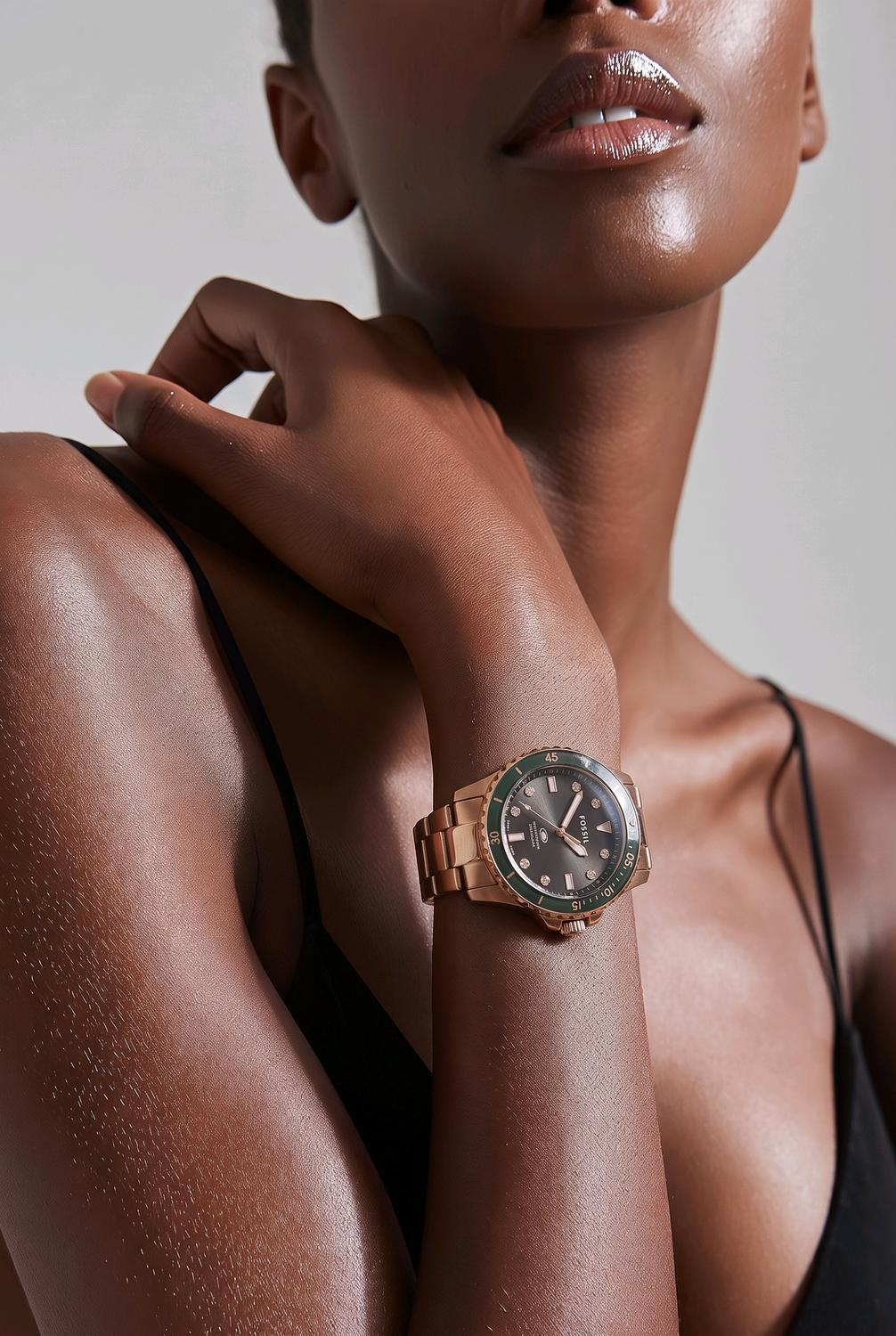 MID SIZE WATCH