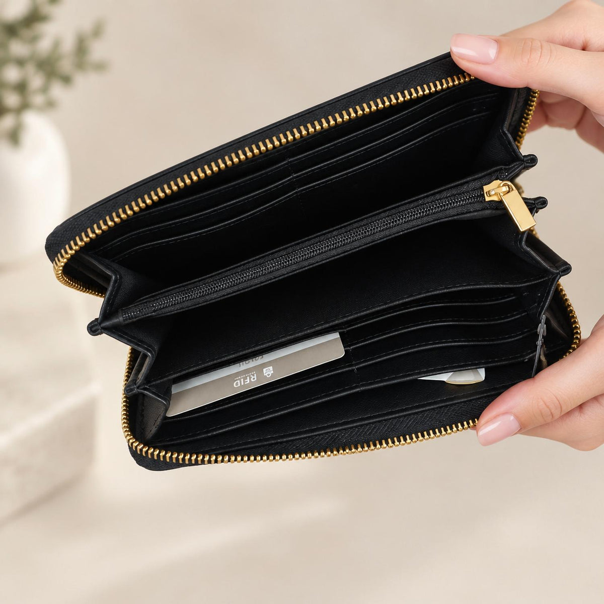 RFID LOGAN ZIP CLUTCH