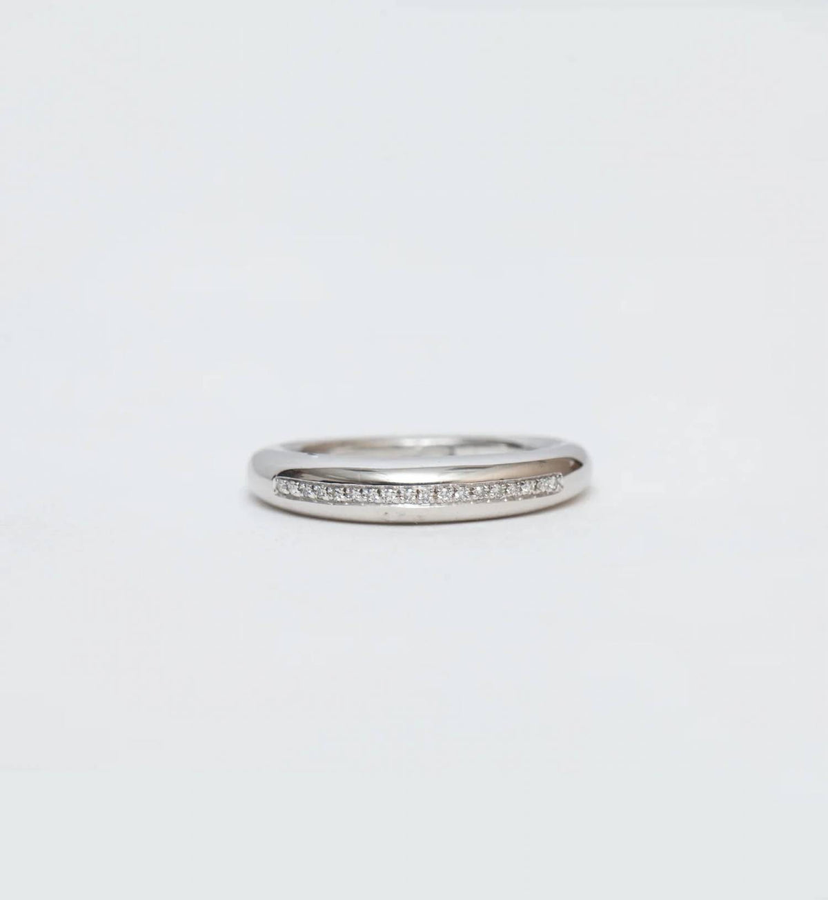 Women's Single Line Pavé Rising Tusk Ring