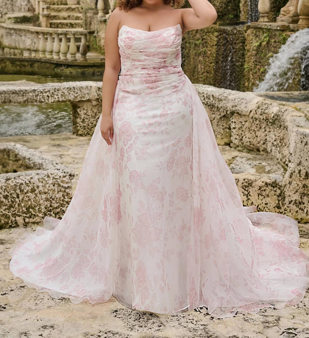 Sleeveless Wedding Gown