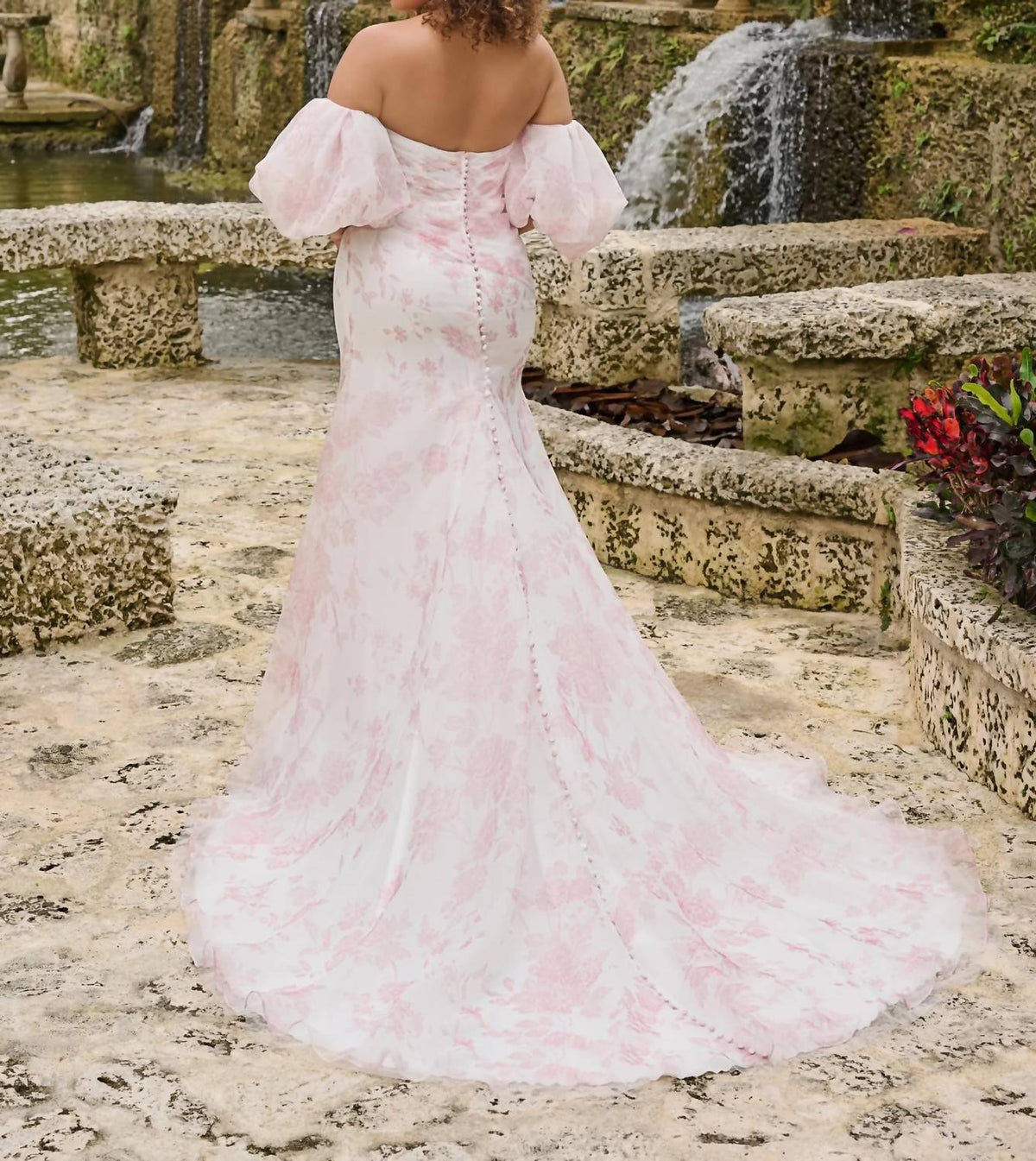 Sleeveless Wedding Gown