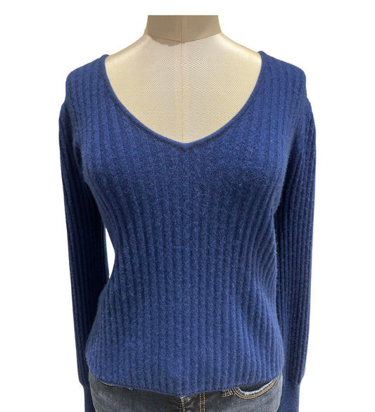 RIO SOLID RIBBED VEE SWEATER