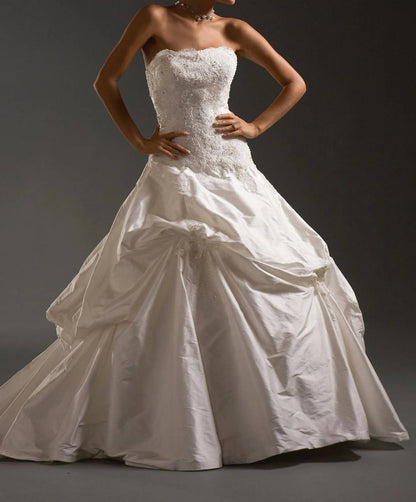 Strapless Sweetheart Wedding Gown