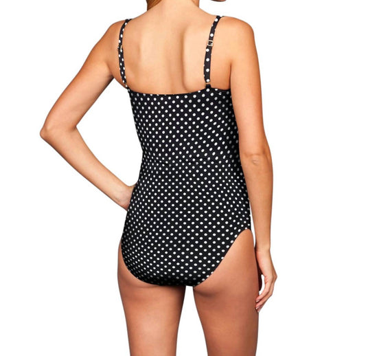 DD-Cup Twist Front Underwire One Piece Swimsuit