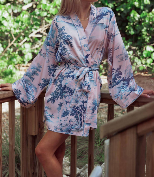 Short Robe With Side Seam Pockets