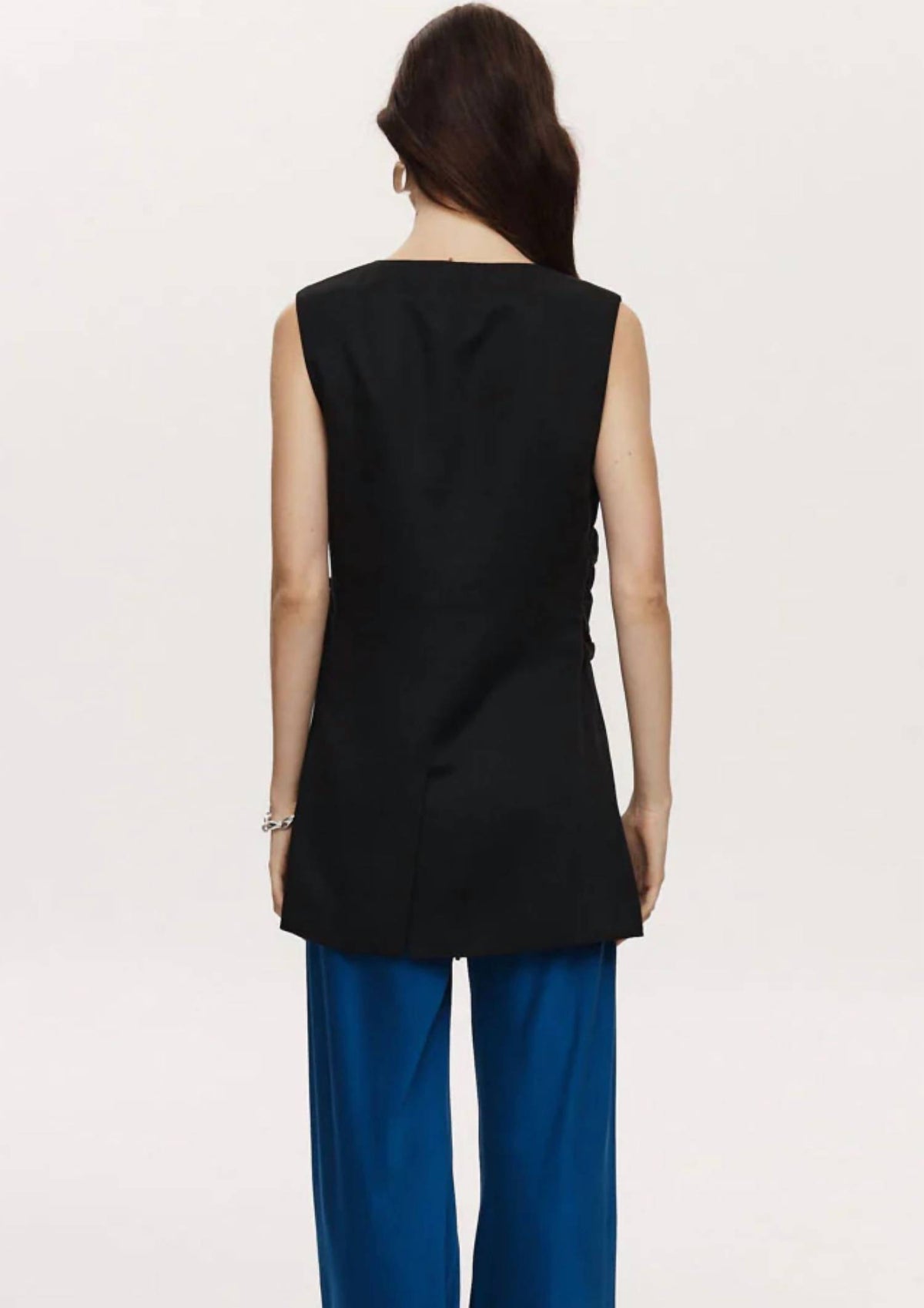 Hari Vest