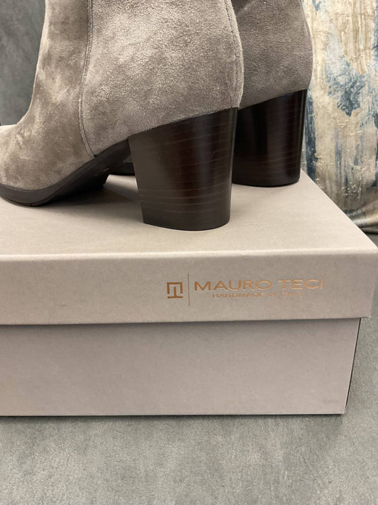 CHOCOLATE ANKLE BOOTIE