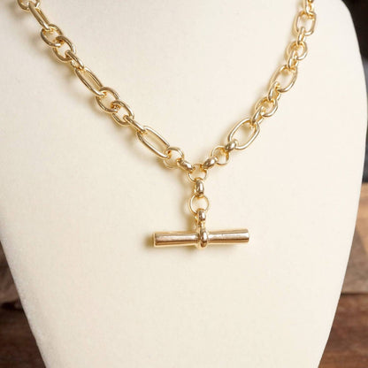 Women's Toggle Bar Pendant Necklace