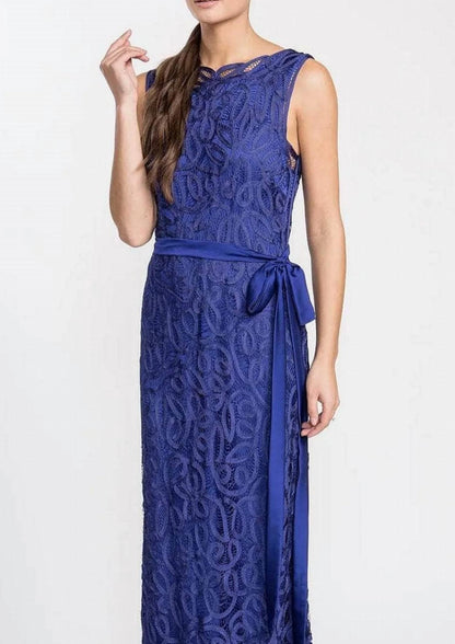 Sleeveless Lace Bateau Neck Long Dress