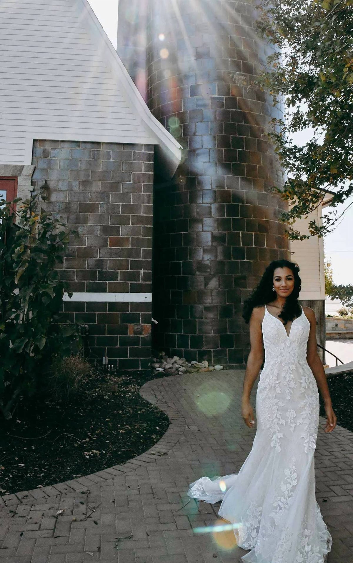 Sleeveless Wedding Gown