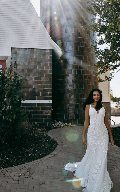 Sleeveless Wedding Gown
