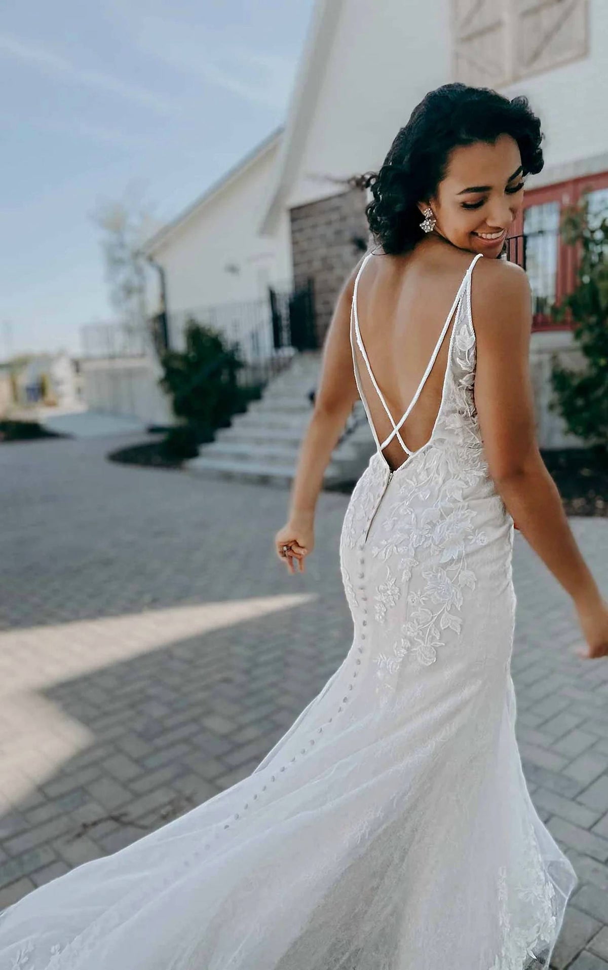 Sleeveless Wedding Gown