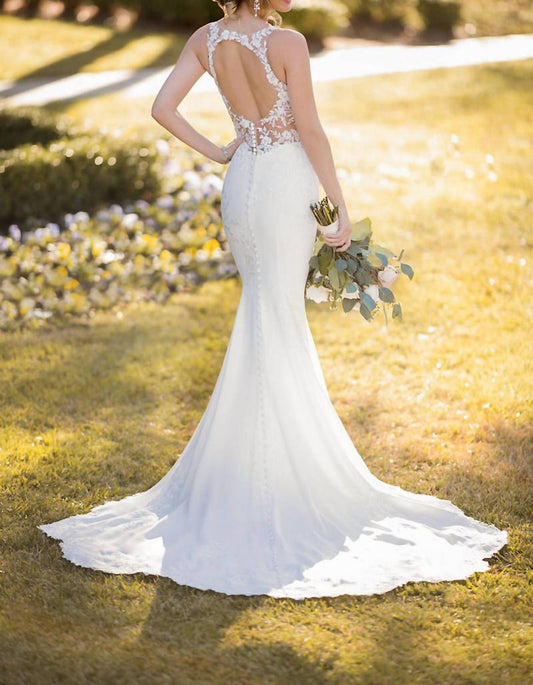 Sleeveless Wedding Gown