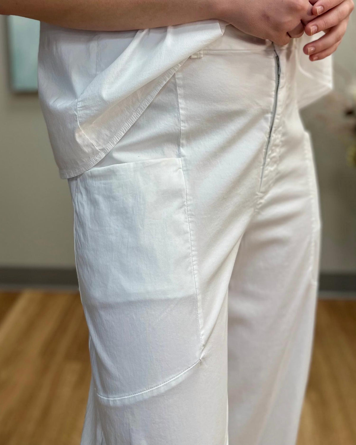 White Trouse 247