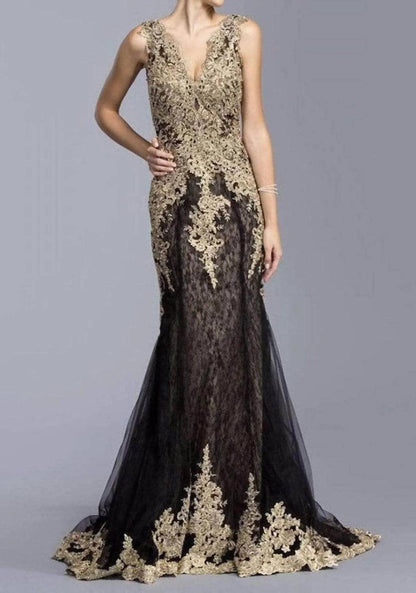 Applique V-neck Evening Maxi Dress