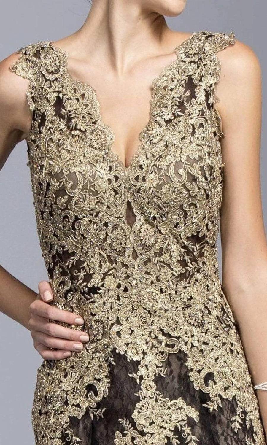 Applique V-neck Evening Maxi Dress