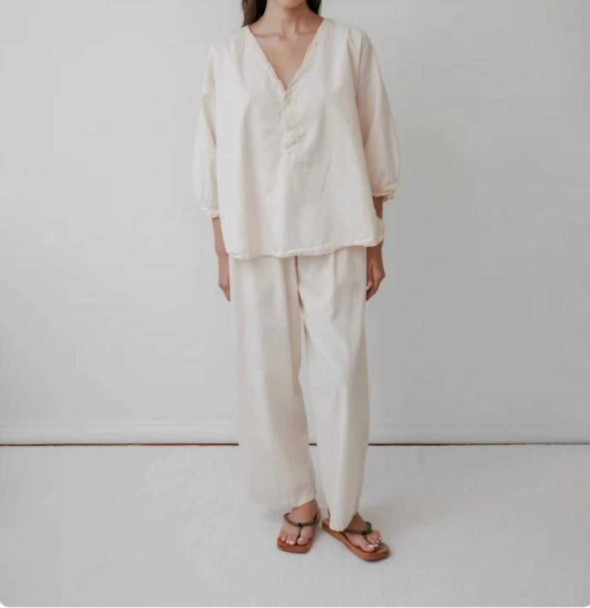 Woven Popover Gentle V-neck Top