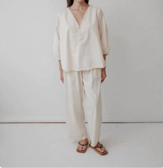 wol hide Women's Woven Popover Gentle V-neck Top in Natural